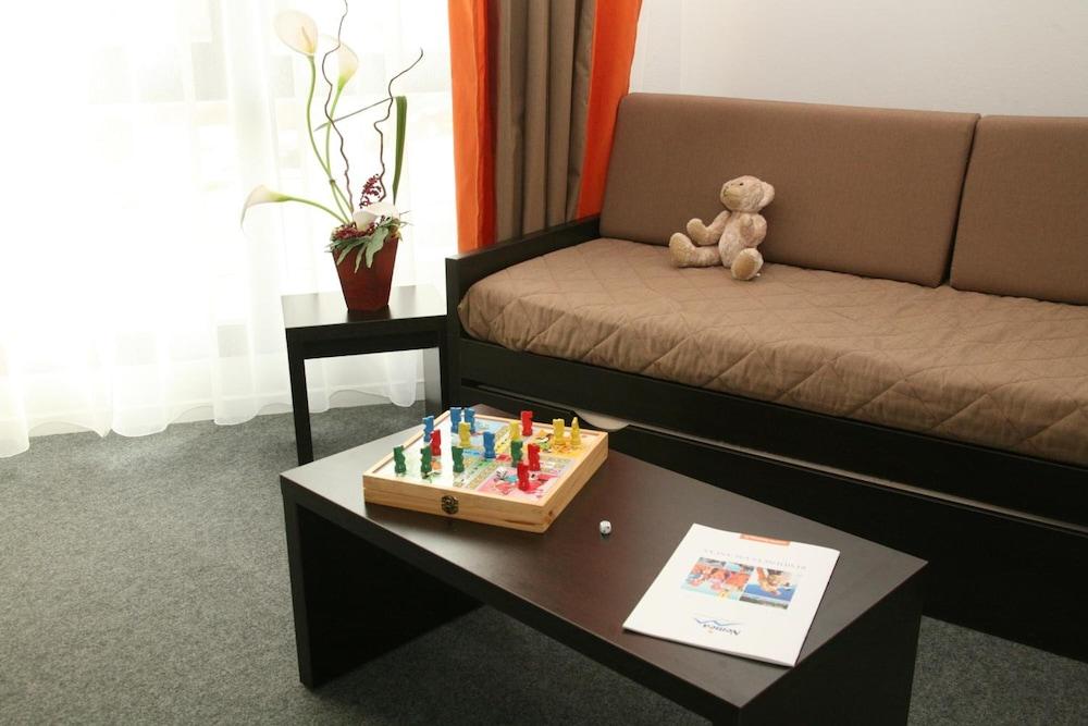 Néméa Appart hotel Nancy Home Suite Exterior foto